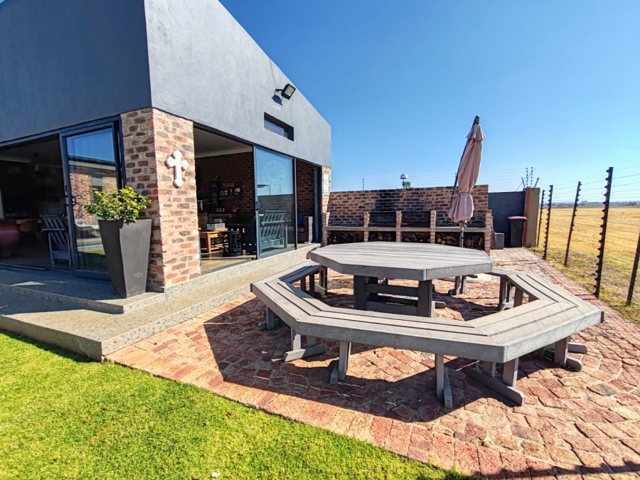 3 Bedroom Property for Sale in Grimbeeck Park North West